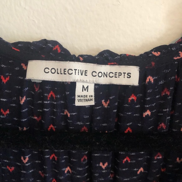 Collective Concepts Perla Textured Navy Dress (size M) - Picture 4 of 4